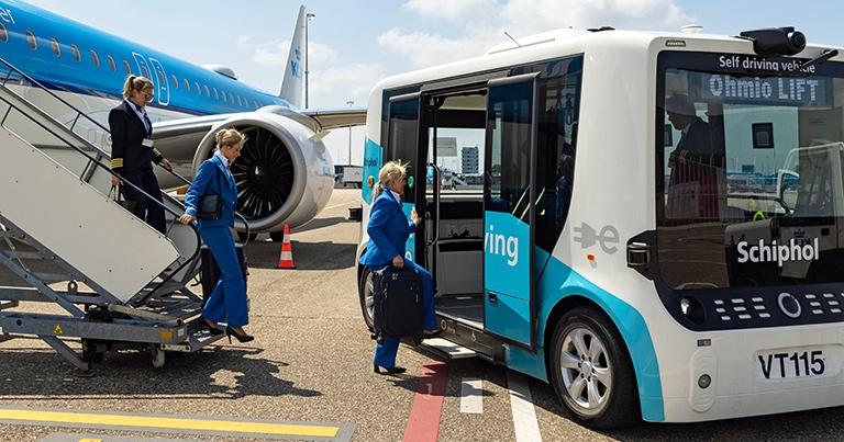 Schiphol and KLM test innovative electric self-driving shuttle service for flight crew